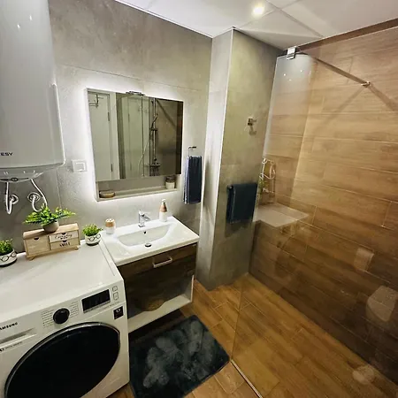 Elite East Gate Living Apartment *